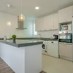 Modern, Stylish Lägenhet *