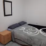 Grande En Piso Compartido Con 2 Adultos בית אירוח *