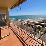 Apartamento Con Acceso Directo A La Playa *