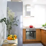 Singularstays Comedias Iv Apartman
