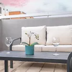 Spacious Penthouse With Private Terrace *