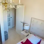 Appartement The White Apartment: Luxury, And Design *