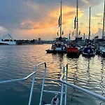 Botel Barco Playa Valencie