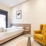 Апартаменты Valencia Guest North Station Pen Suites *