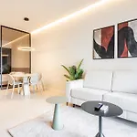 Valencia Guest North Station Pen Suites * Валенсия