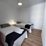 Lovely 3-bedroom 15 Minutes From Апартаменты