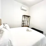 Comfort Near Metro, 2 Bed, 1 Bath *