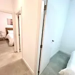 Comfort Near Metro, 2 Bed, 1 Bath Apartamento