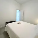 Comfort Near Metro, 2 Bed, 1 Bath Valencia