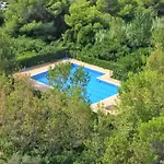 Spacious In With Sea View - 160 Sqm Apartment *
