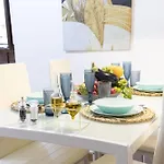 Singularstays Center