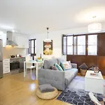 Διαμέρισμα Singularstays Center