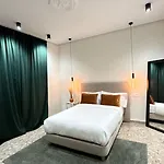 Valencia, Netflix, 4 Mins Walk To The * Valencia