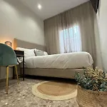 Valencia, Netflix, 4 Mins Walk To The * Valencia