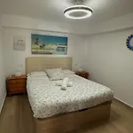 Casa Con Barbacoa En Urbanizacion Privada * Valencia