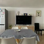Casa Con Barbacoa En Urbanizacion Privada *