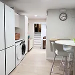 Διαμέρισμα Ecocasa 12pax Perfecta Grupos, Reforma Lujo, Junto Parada Metrovalencia, Cerca Centro Valencia Y Playa, Lavadora, Secadora Equipamiento Total Burjassot