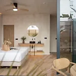 Nomad Haux Mestalla Pensionat 3*