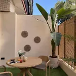 Pensionat Nomad Haux Mestalla 3*