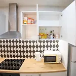 Quarto em Acomodações Particulares Office Habitación De Lujo 2 Personas *
