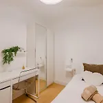 Cabanal Beachfront - 1 Min To Sea, Ac, Smarttv, Balcony