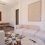 Vlc Host - Cubells شقة *