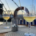 Unique Experience In Sailboat! In The 4 Seasons!! B Shi *