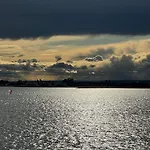 Unique Experience In Sailboat! In The 4 Seasons!! B Shi *