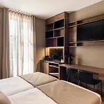 Отель Blanq Gran Via 4*