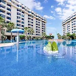 Beachfront Family Апартаменты *