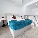 Loft M15 - Ground & Arena Connected Апартаменты *