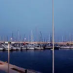 Διαμέρισμα Confortable * La Marina De *