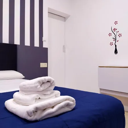 Flats Friends Plaza De La Reina Affittacamere Valenza