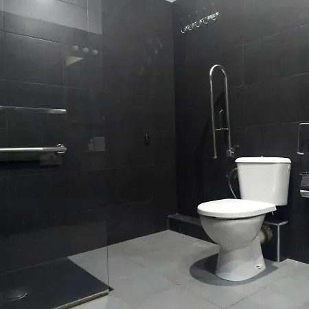 Flats Friends Plaza De La Reina