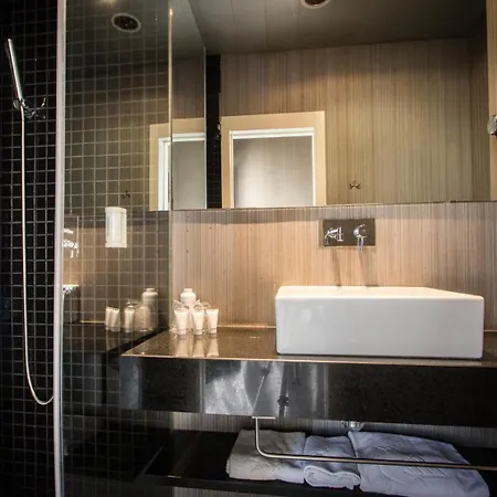 Guest house Cosy Embajador 2*