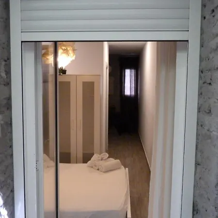 아파트 Pequeno Con Mini Piscina - No Climatizada 발렌시아