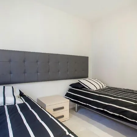 Апартаменты Apartamento Schwarz Валенсия