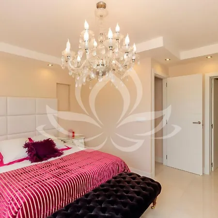 Apartament The White Apartment: Luxury, And Design *