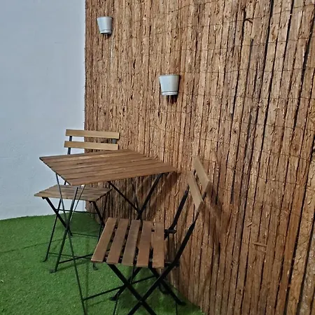 Small And Cozy - G *