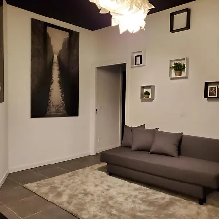 Small And Cozy - G شقة