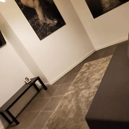 Small And Cozy - G *