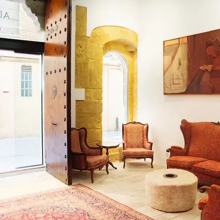 阿德霍克卡门酒店 2*