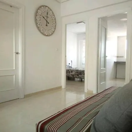 Nice Flat In Neighborhood Of Benicalap アパート バレンシア