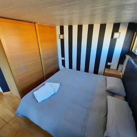 Atico Muy Luminosa Con Bano Y Terraza Bed and Breakfast *