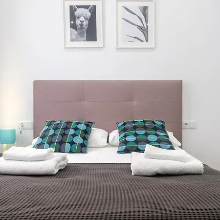 Bright, Brand New & Very Comfortable *