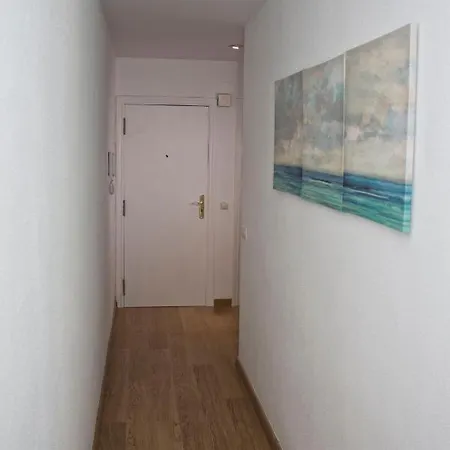 Spacious And Modern Apartment Close To The Beach! *