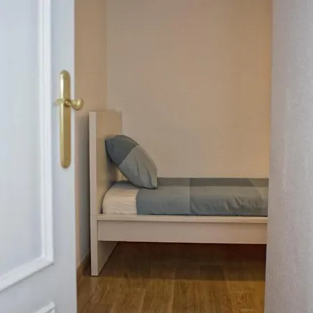 Spacious And Modern Apartment Close To The Beach! *