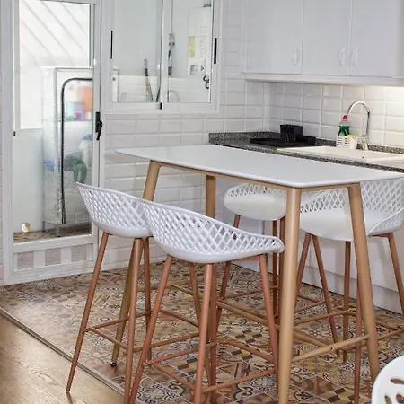 Spacious And Modern Apartment Close To The Beach! Appartement