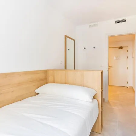 Micampus Avenida Del Puerto - Residencia De Estudiantes *