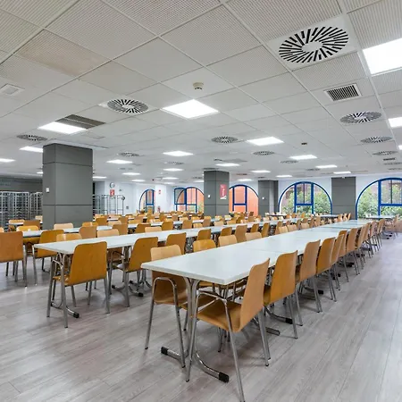 Juvenil Colegio Mayor Galileo Galilei Apartmán